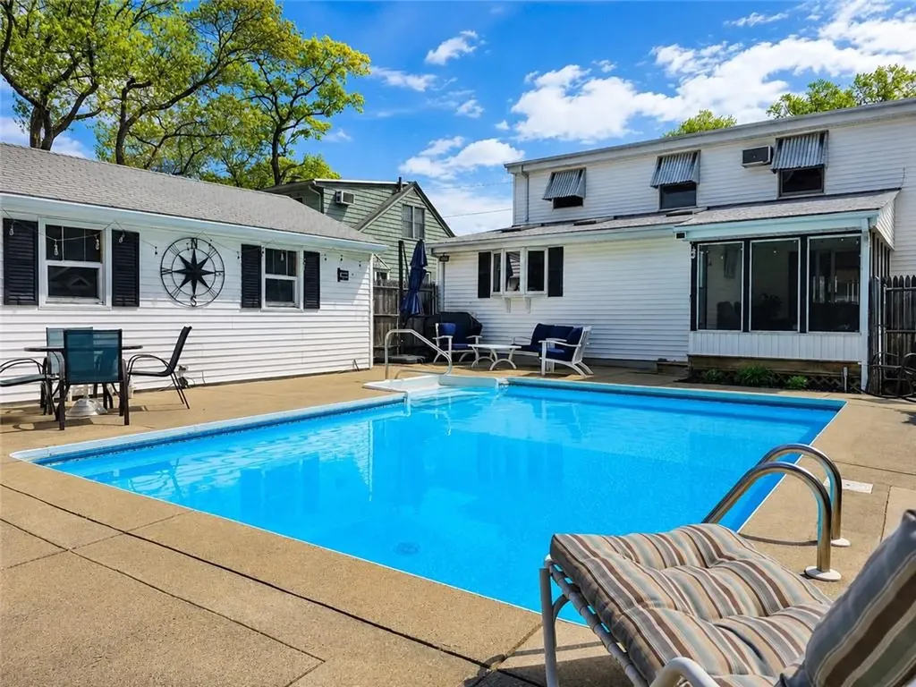 111 Slater Park Avenue Pawtucket RI 02861
