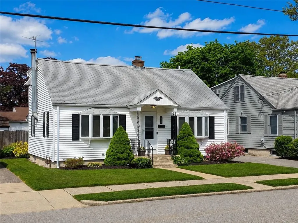 111 Slater Park Avenue Pawtucket RI 02861