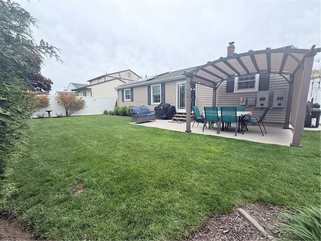 131 Glen Meadows Drive Pawtucket RI 02861