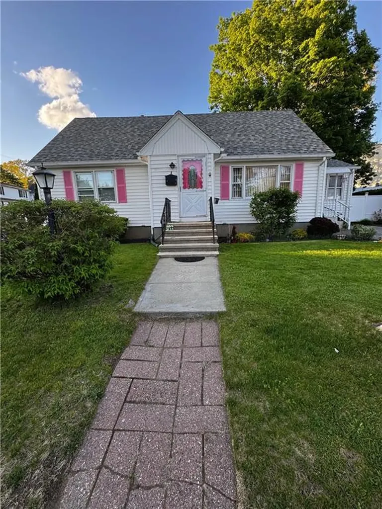 4 Dunbar Street Providence RI 02909