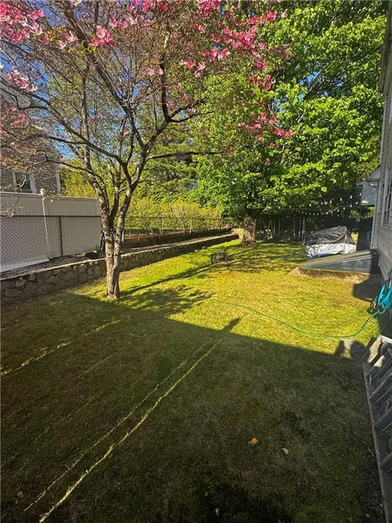 4 Dunbar Street Providence RI 02909
