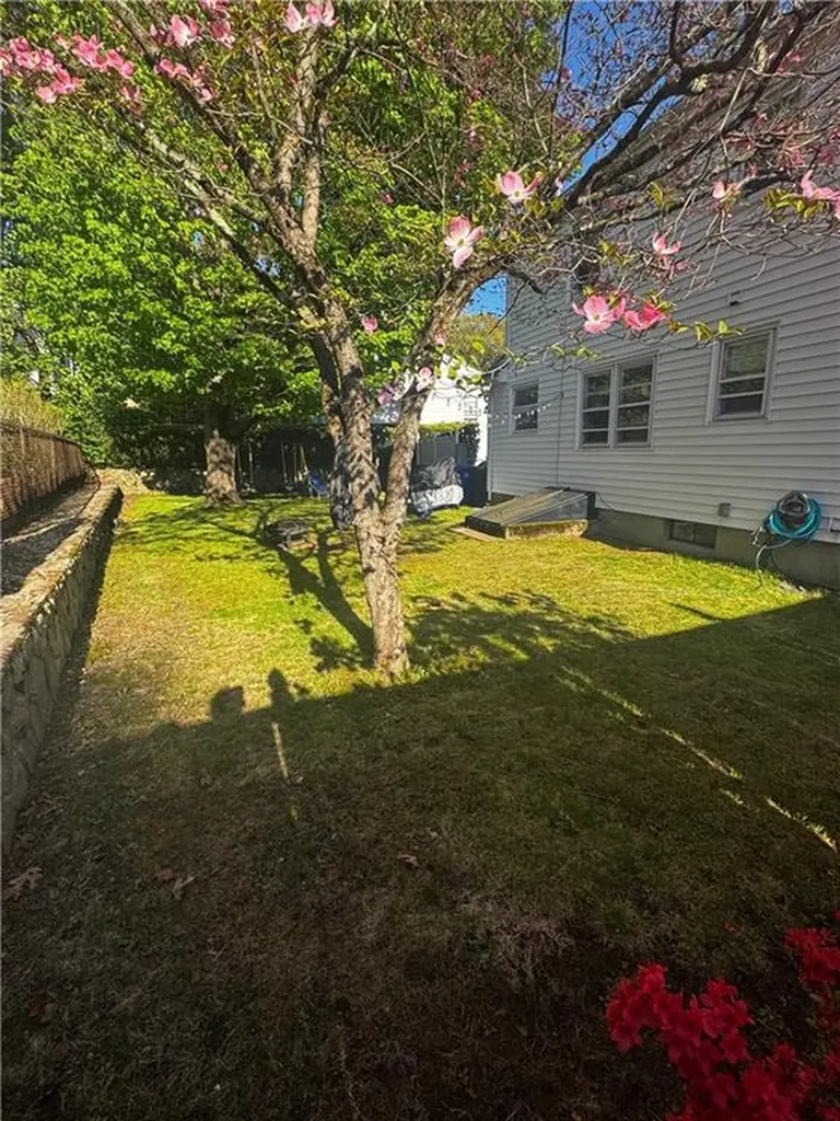 4 Dunbar Street Providence RI 02909