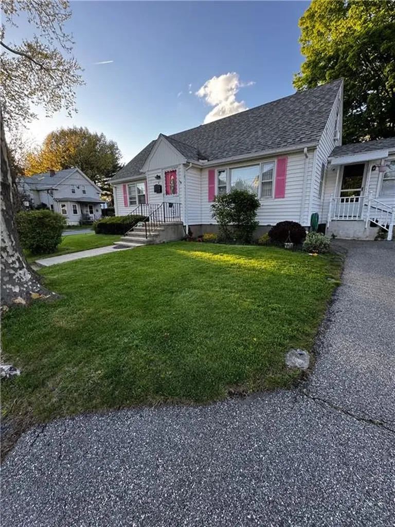 4 Dunbar Street Providence RI 02909