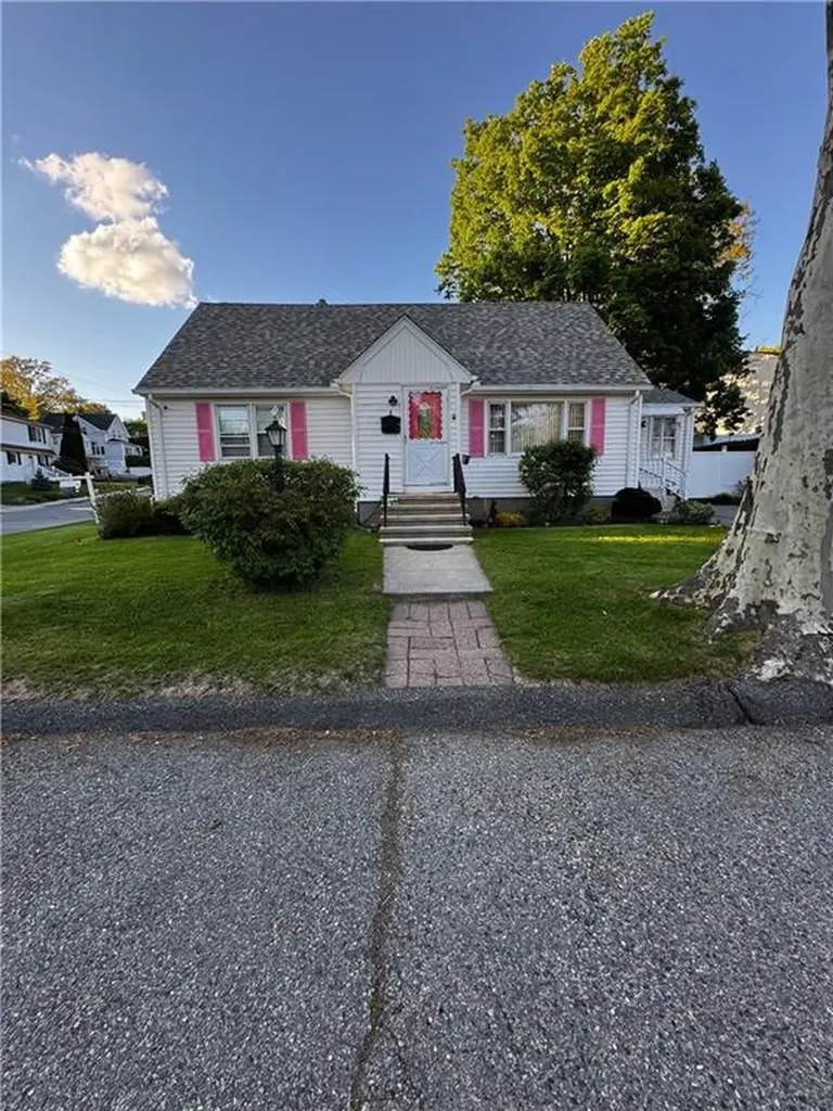 4 Dunbar Street Providence RI 02909