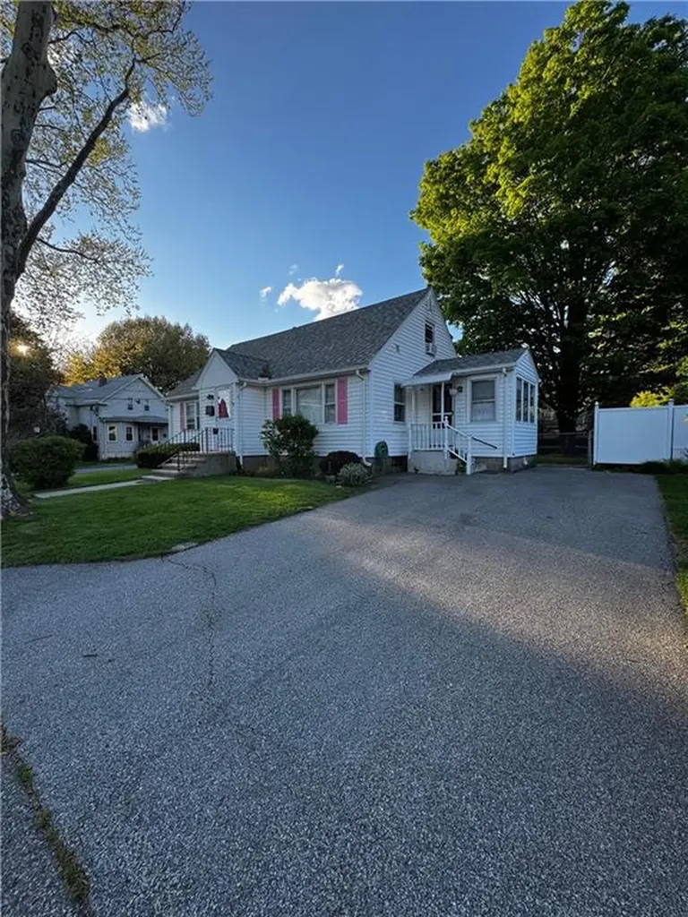 4 Dunbar Street Providence RI 02909