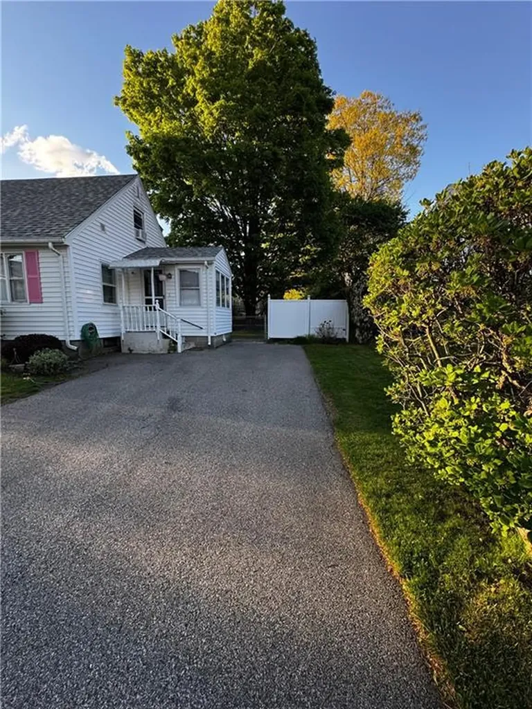4 Dunbar Street Providence RI 02909