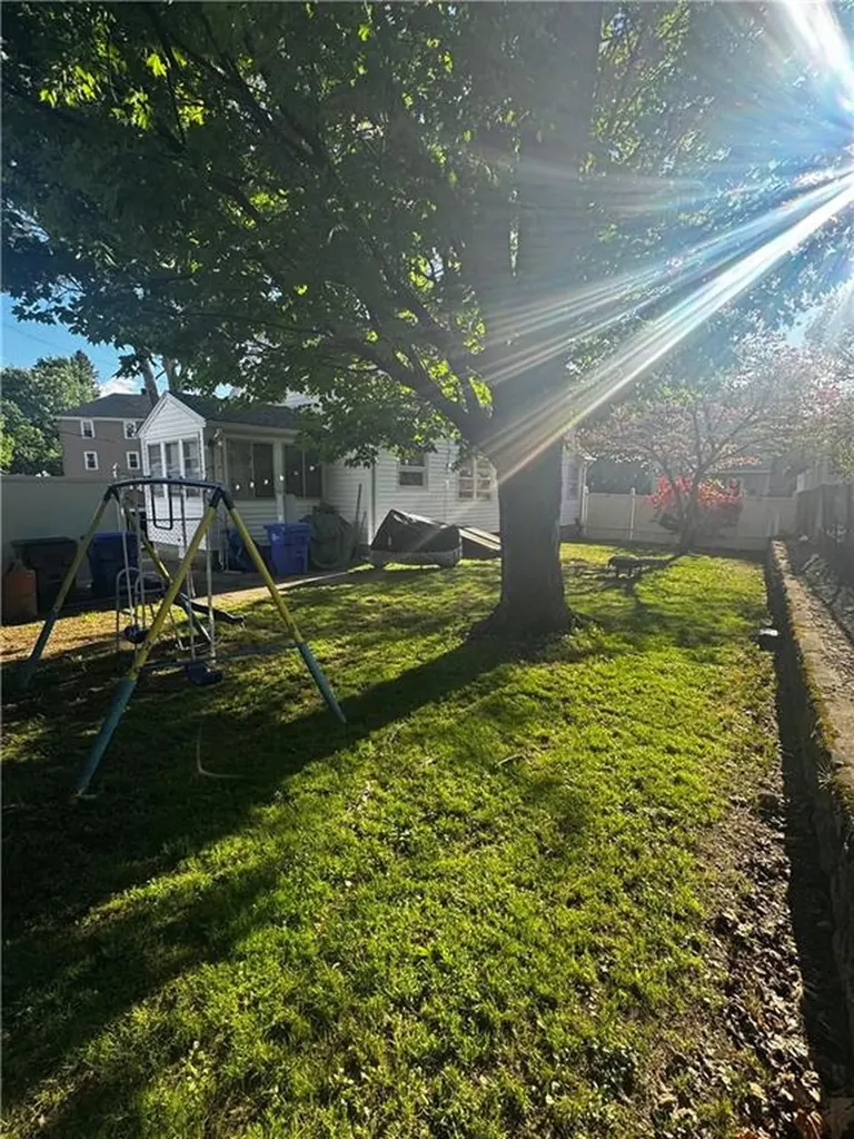 4 Dunbar Street Providence RI 02909