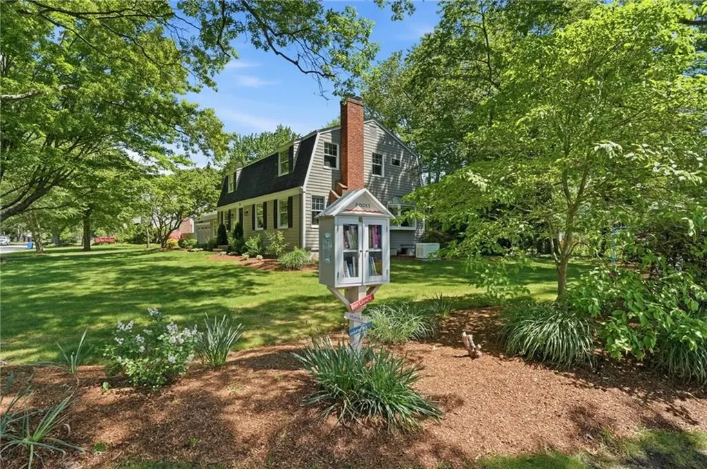 24 Wildflower Road Barrington RI 02806