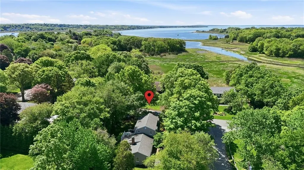 24 Wildflower Road Barrington RI 02806