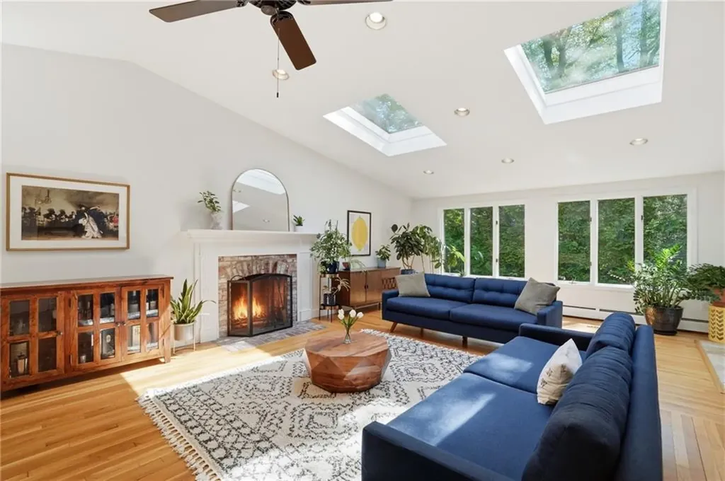 24 Wildflower Road Barrington RI 02806