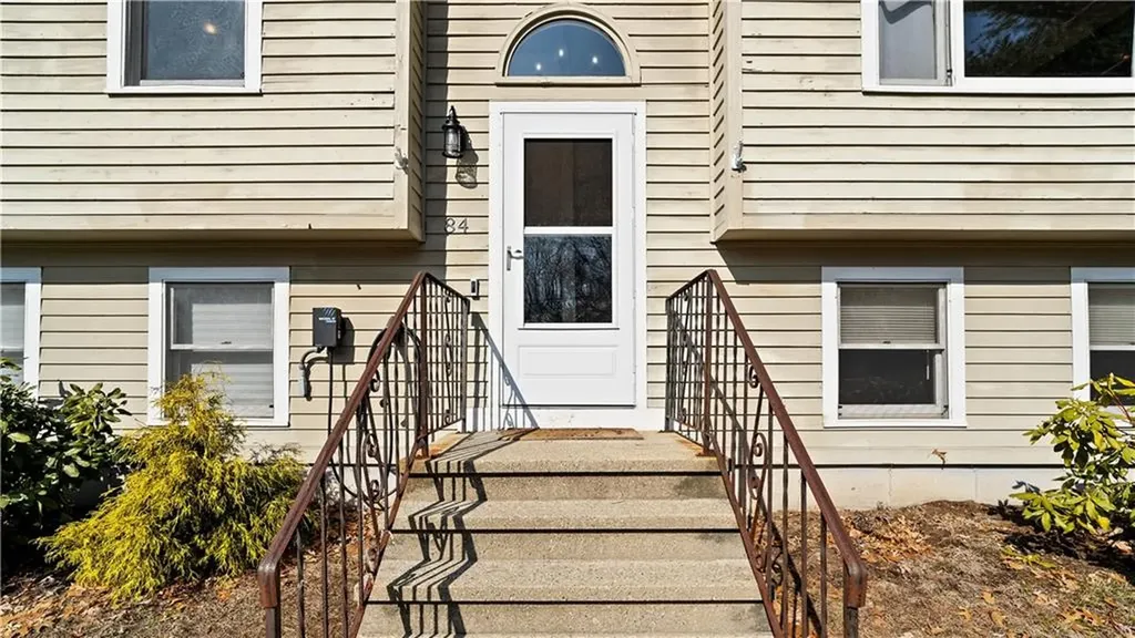 84 Crestwood Drive West Warwick RI 02893