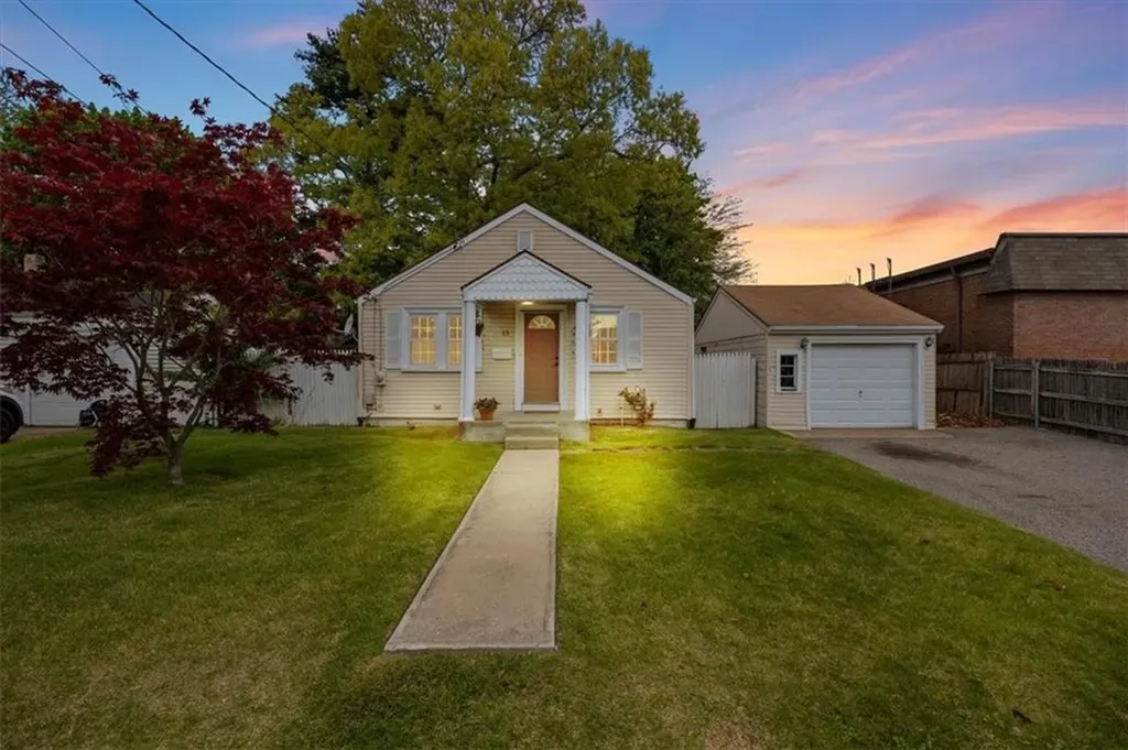 15 Community Road Warwick RI 02889