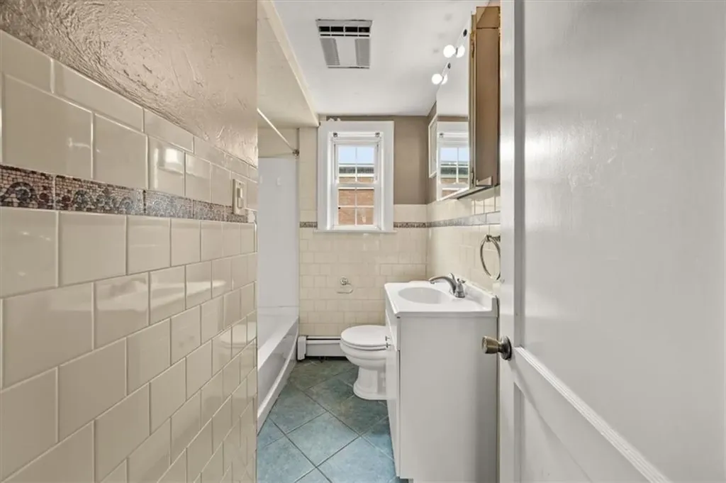 15 Community Road Warwick RI 02889