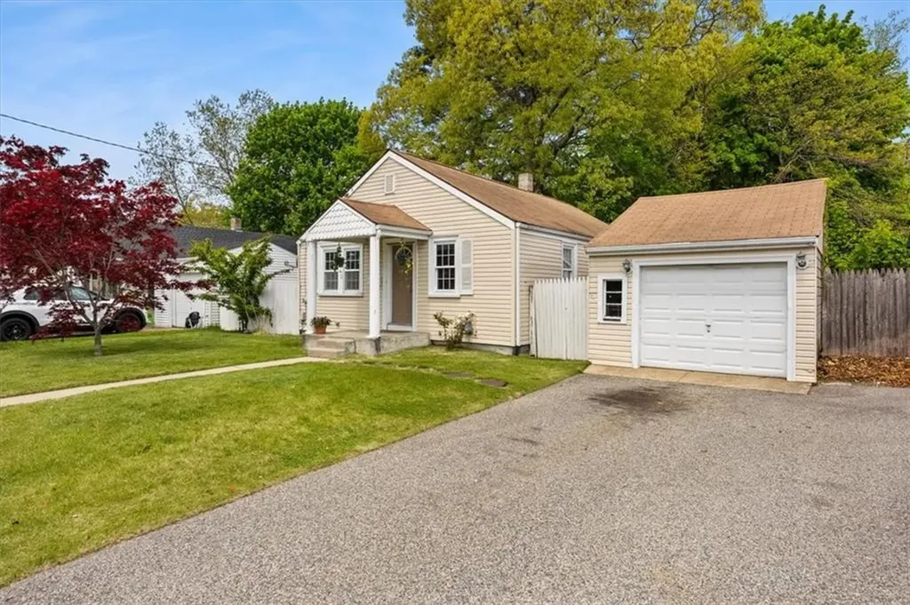 15 Community Road Warwick RI 02889