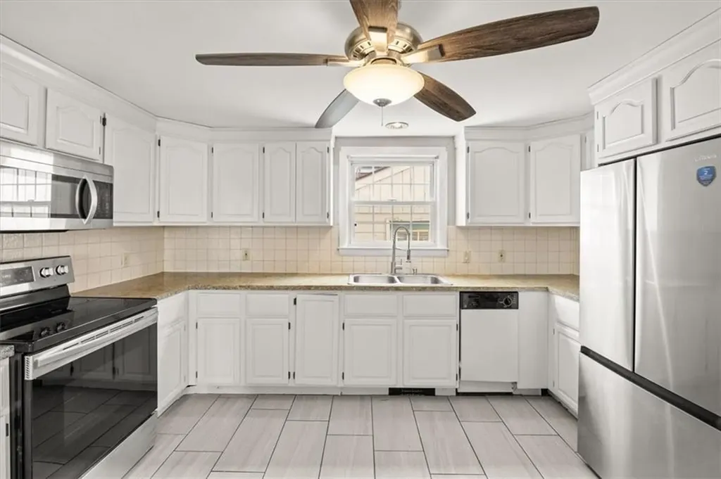 15 Community Road Warwick RI 02889