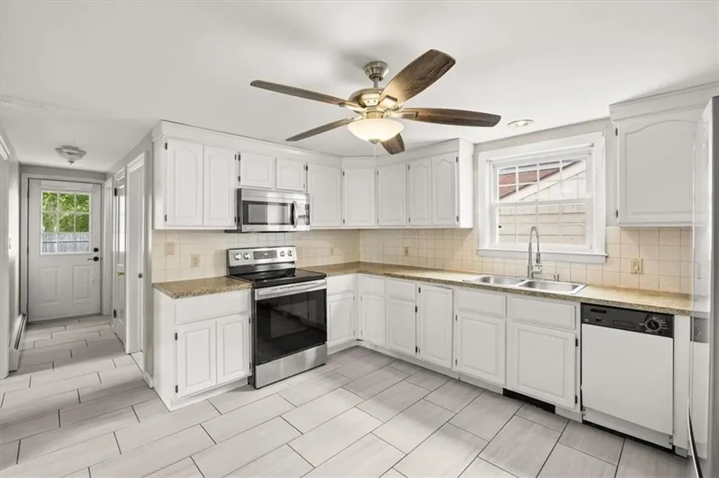 15 Community Road Warwick RI 02889