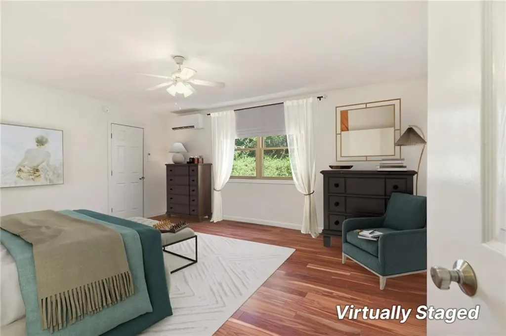 81 Seapowet Avenue Tiverton RI 02878