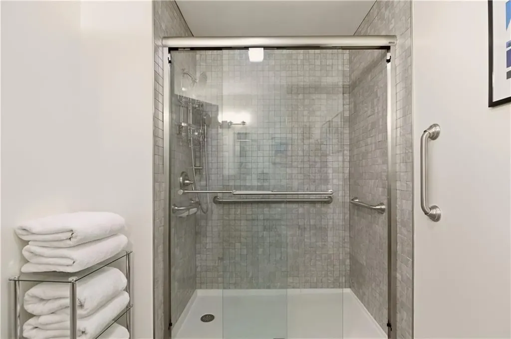 81 Seapowet Avenue Tiverton RI 02878