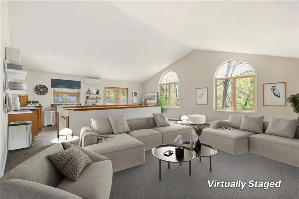 81 Seapowet Avenue Tiverton RI 02878