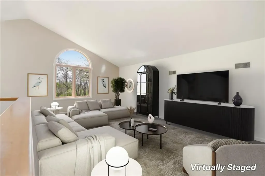 81 Seapowet Avenue Tiverton RI 02878