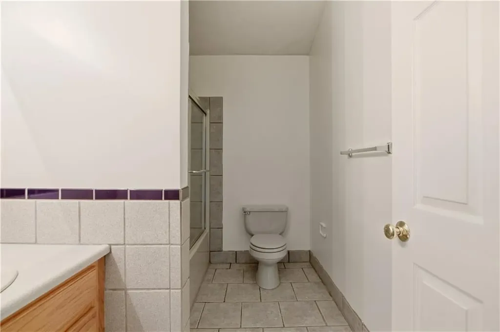 81 Seapowet Avenue Tiverton RI 02878