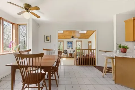 81 Seapowet Avenue Tiverton RI 02878
