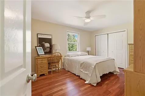 81 Seapowet Avenue Tiverton RI 02878
