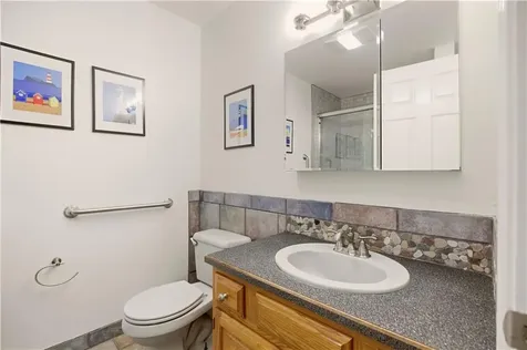81 Seapowet Avenue Tiverton RI 02878
