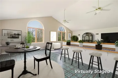 81 Seapowet Avenue Tiverton RI 02878