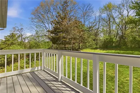 81 Seapowet Avenue Tiverton RI 02878