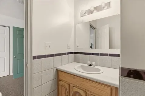 81 Seapowet Avenue Tiverton RI 02878