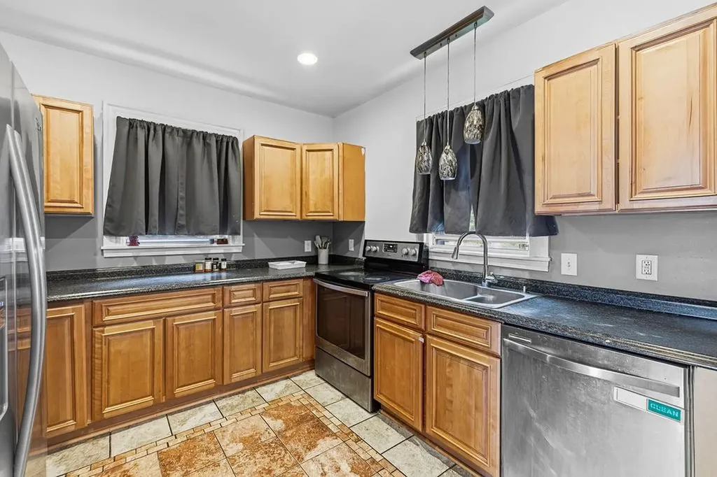 165 Briggs Street Providence RI 02905