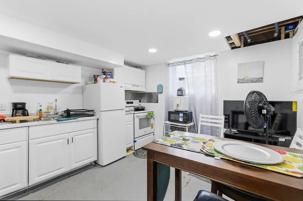 165 Briggs Street Providence RI 02905