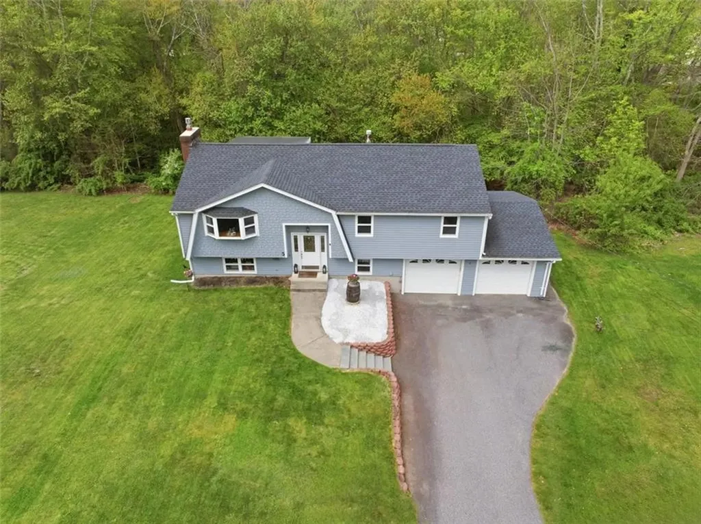 5 Dongay Road Smithfield RI 02917