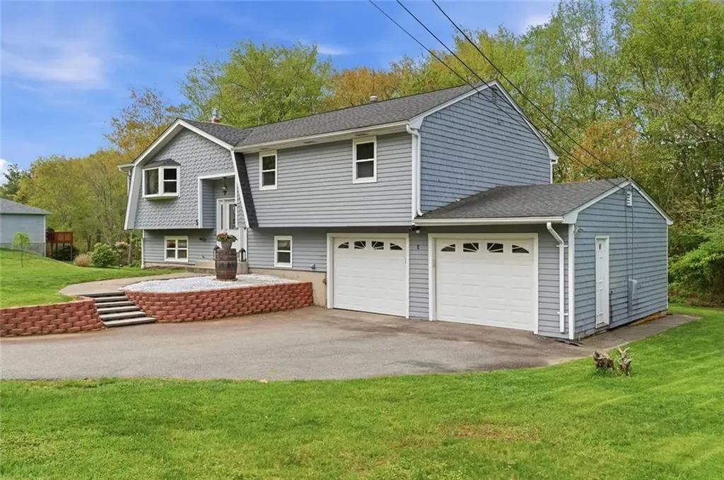 5 Dongay Road Smithfield RI 02917