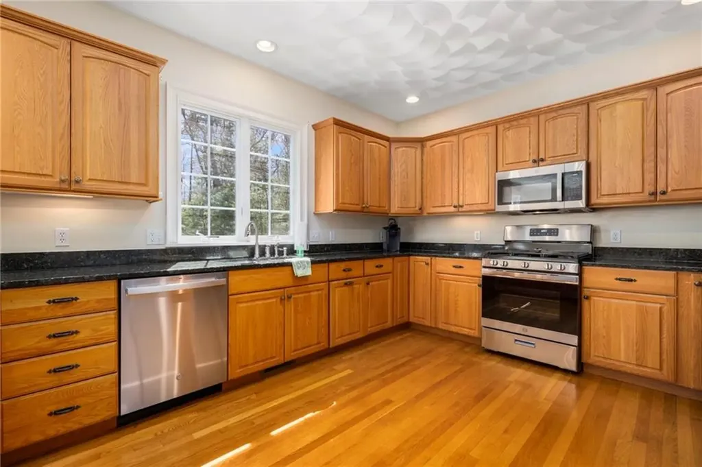 294 Sylvan Court North Kingstown RI 02874