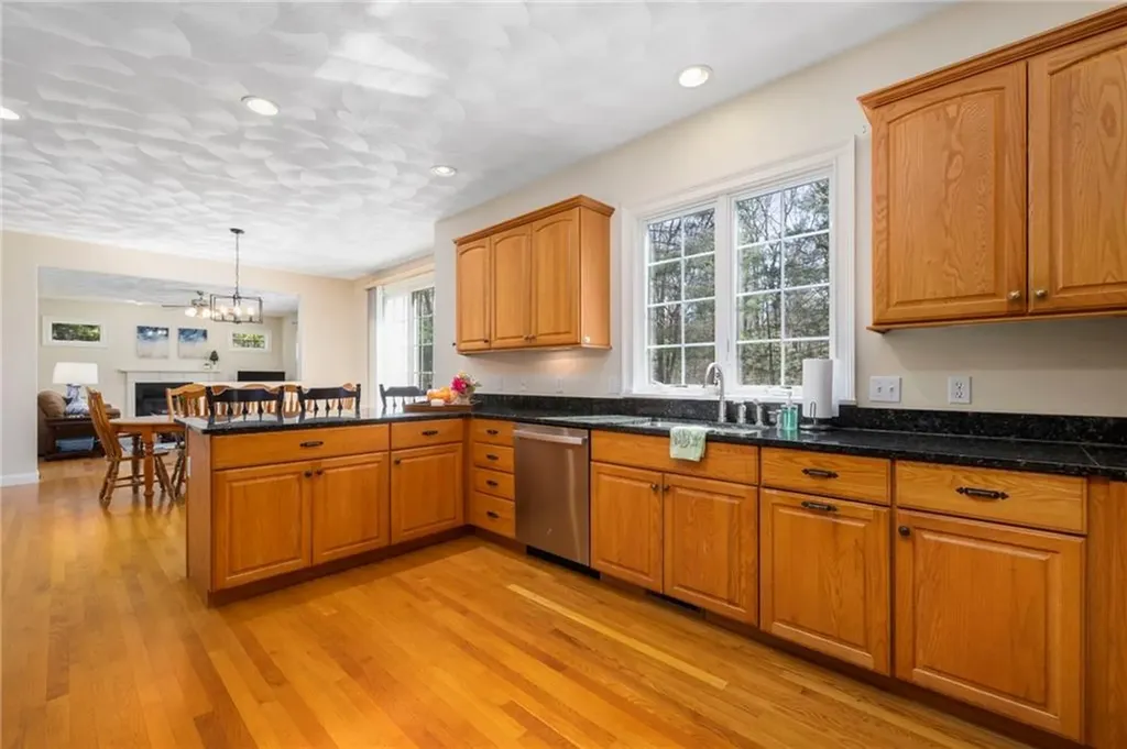 294 Sylvan Court North Kingstown RI 02874