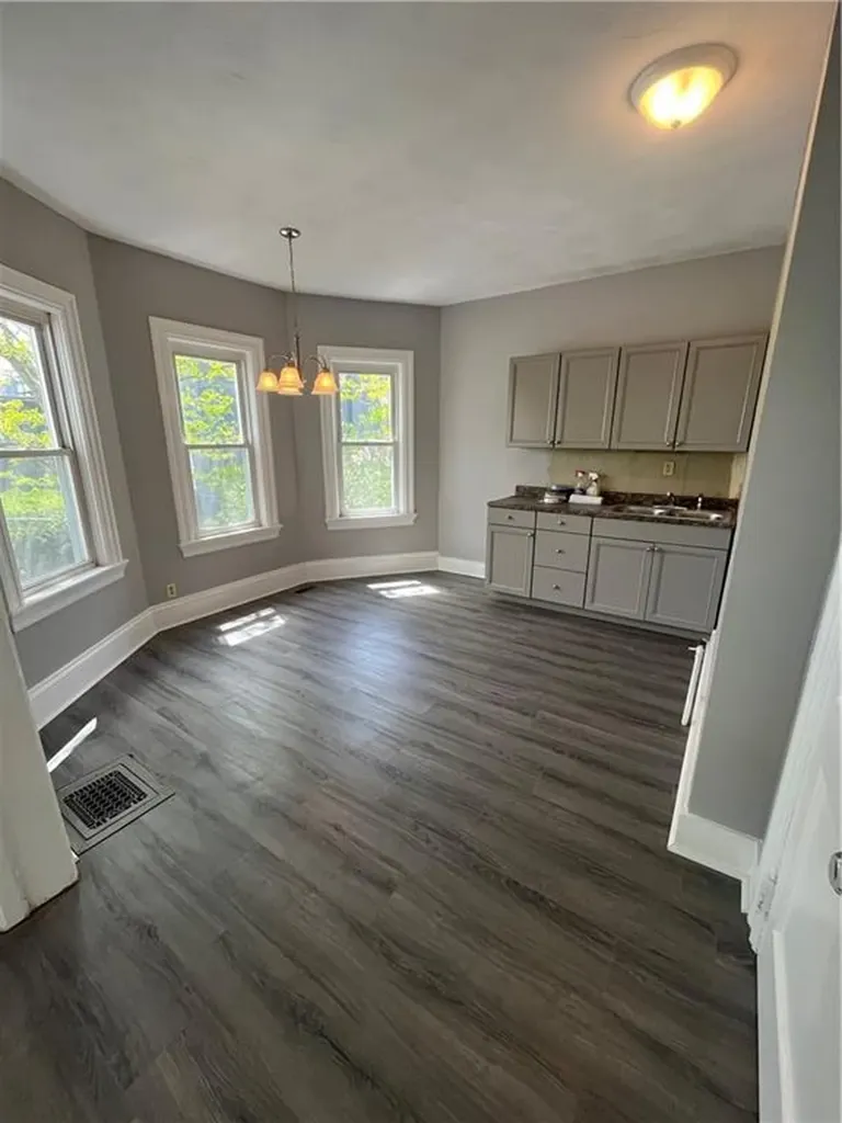 41 Washington Avenue Cranston RI 02920