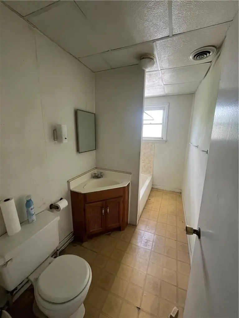 41 Washington Avenue Cranston RI 02920