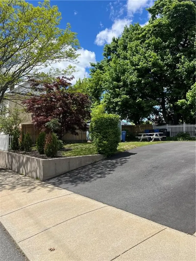 41 Washington Avenue Cranston RI 02920