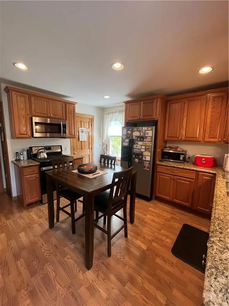 41 Washington Avenue Cranston RI 02920