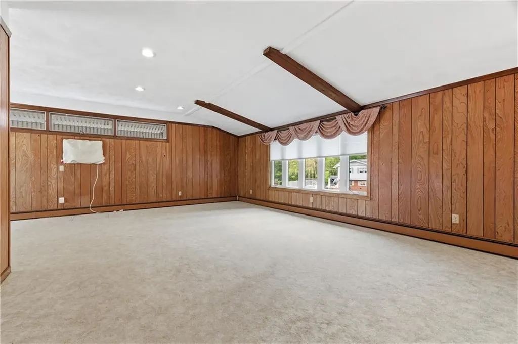 6 Bruce Drive North Smithfield RI 02896