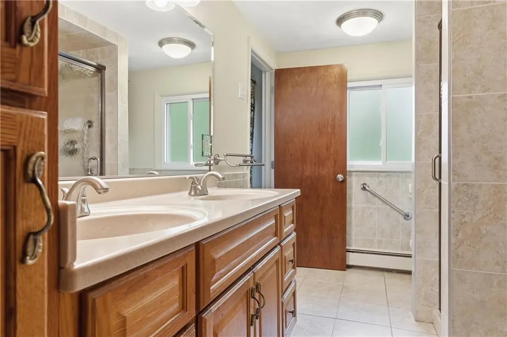6 Bruce Drive North Smithfield RI 02896
