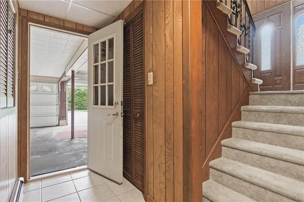 6 Bruce Drive North Smithfield RI 02896