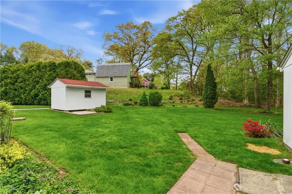 6 Bruce Drive North Smithfield RI 02896