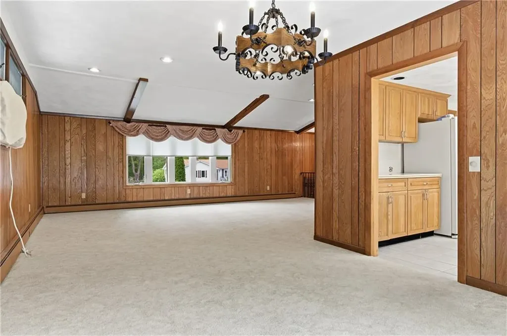 6 Bruce Drive North Smithfield RI 02896