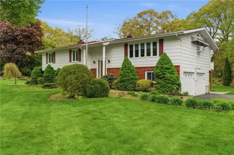 6 Bruce Drive North Smithfield RI 02896