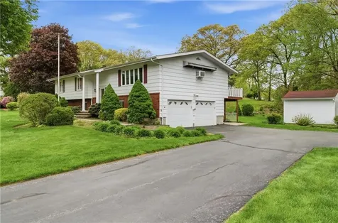 6 Bruce Drive North Smithfield RI 02896