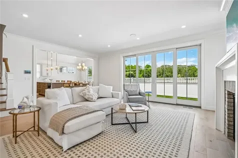 16 Lookout Lane Portsmouth RI 02871