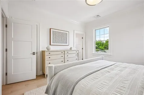 16 Lookout Lane Portsmouth RI 02871